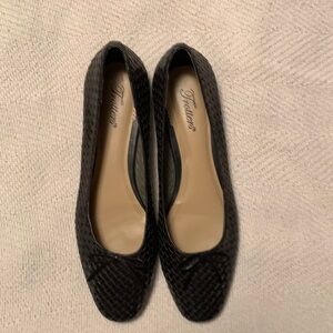 Women’s Trotters Black Ballet Flat Slip On size 11.5